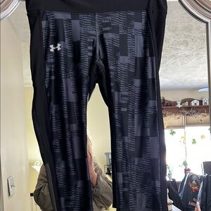 Under Armour Black Patterned Capris